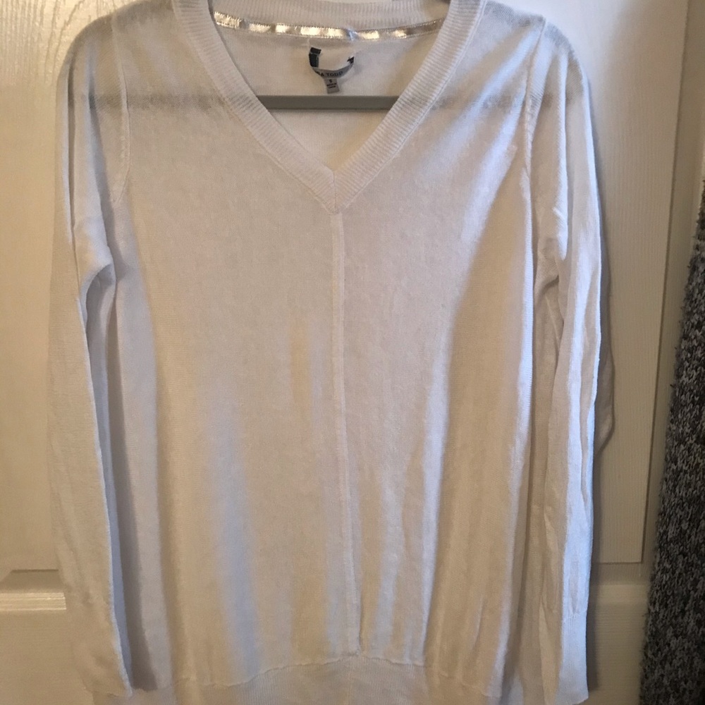 Lisa Todd knit sweater. White. Small.